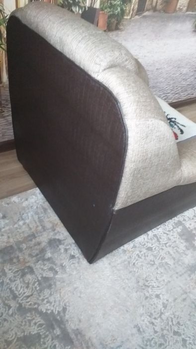 Диван с двумя креслами