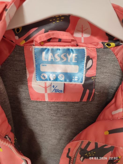 Продам демисезонный костюм