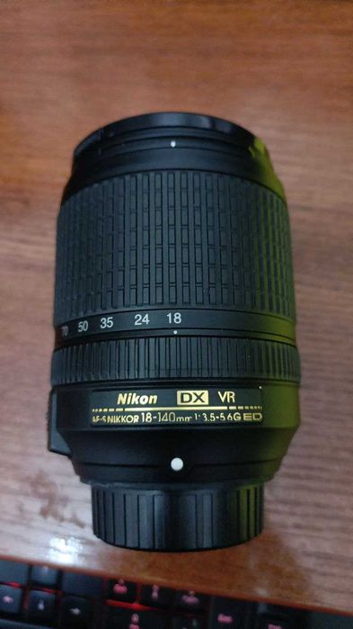 Объектив Никон 18-140 мм