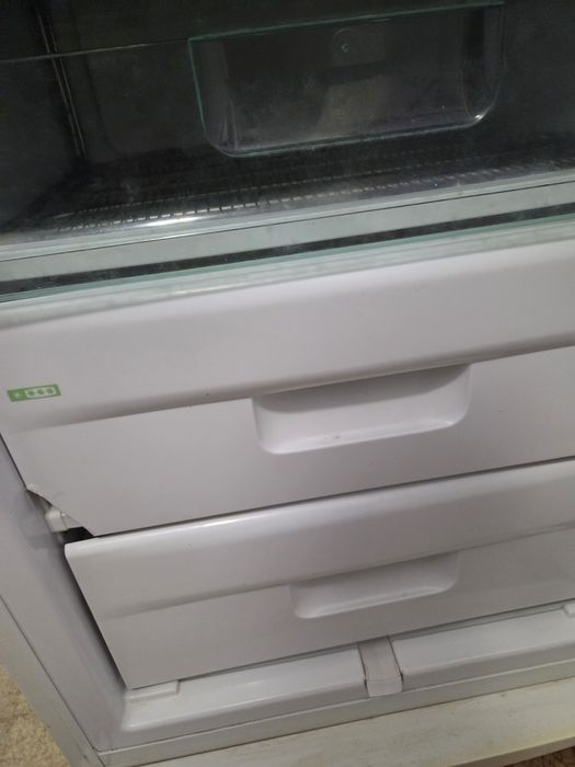 Хладилник с фризер