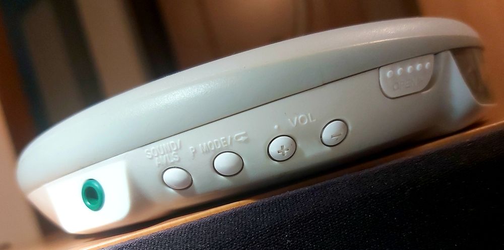 Sony Walkman D-EJ000 CD Player Portabil – Stare Excelentă, Funcțional