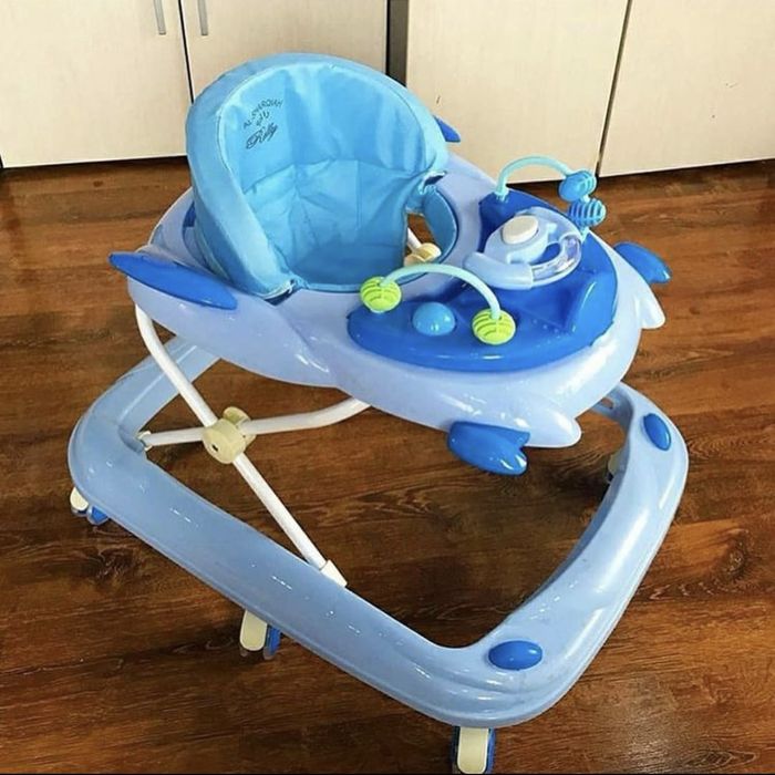 Ходунок ввиде машины