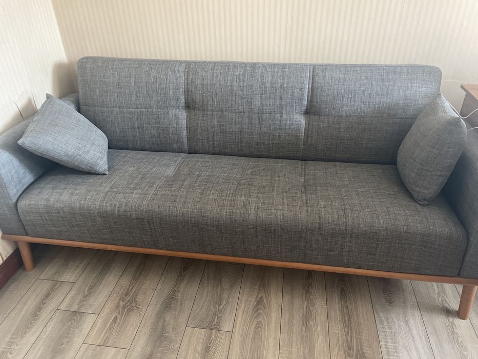 Продам диван для гостинной