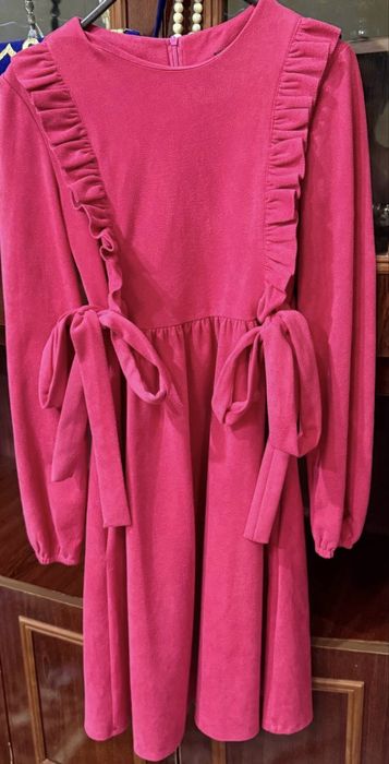 Ayollar kiyimi sotiladi