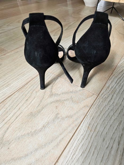 Sandale negre piele intoarsă