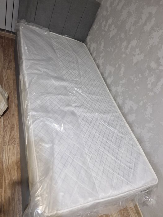 2 Новыйх матраса 90×200
