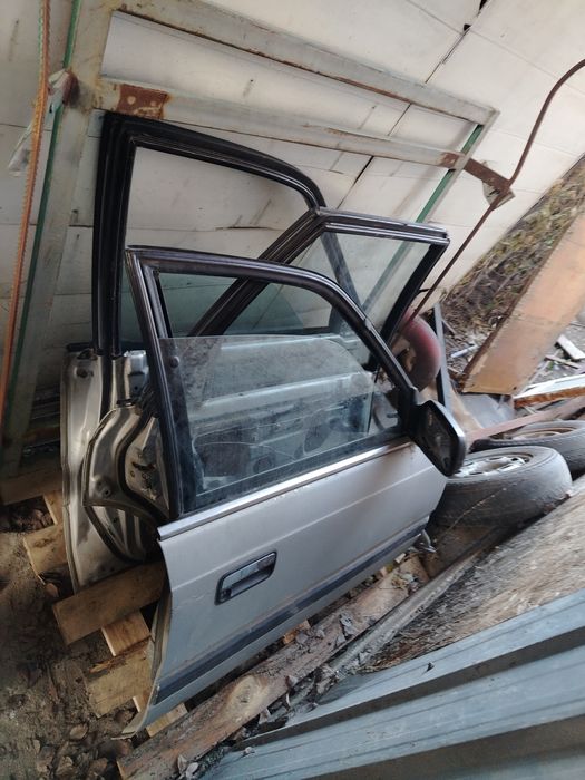 Продам двери мазда 626 переходка