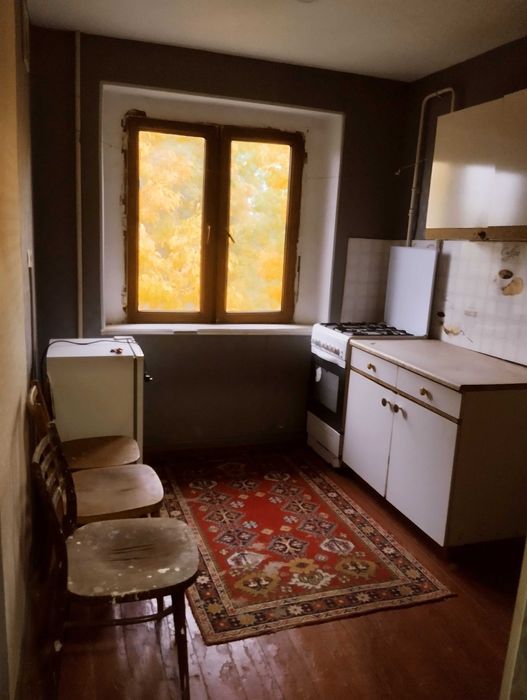 Сдам свою квартиру у метро БИЙ, семье без детей, в центре