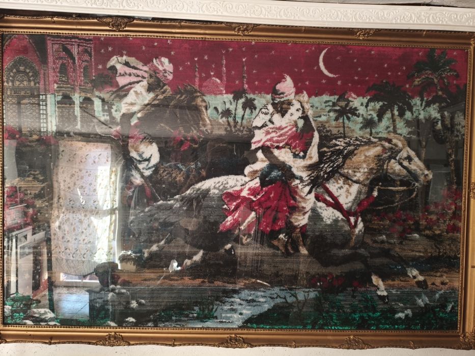 Vând carpetă cu ramă și sticlă