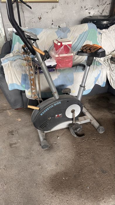 Велотренажер продам