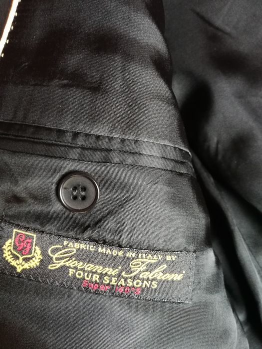 Страхотен мъжки костюм