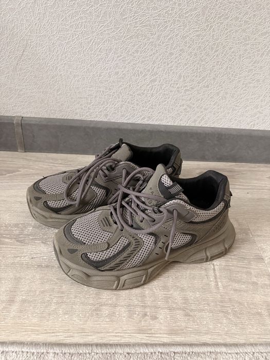 Кроссовки продам 37-38 размер