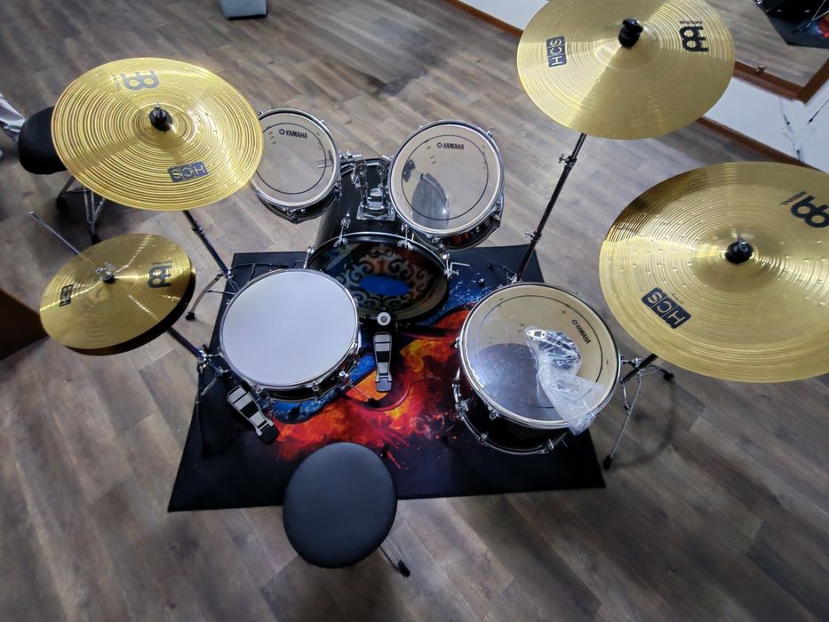 Барабаны Yamaha.