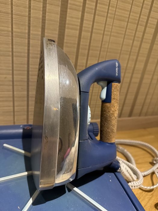 Парогенератор / отпариватель для одежды