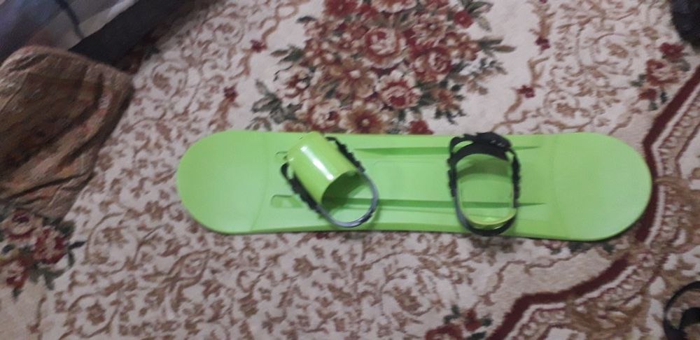 Лыжный сноуборд.