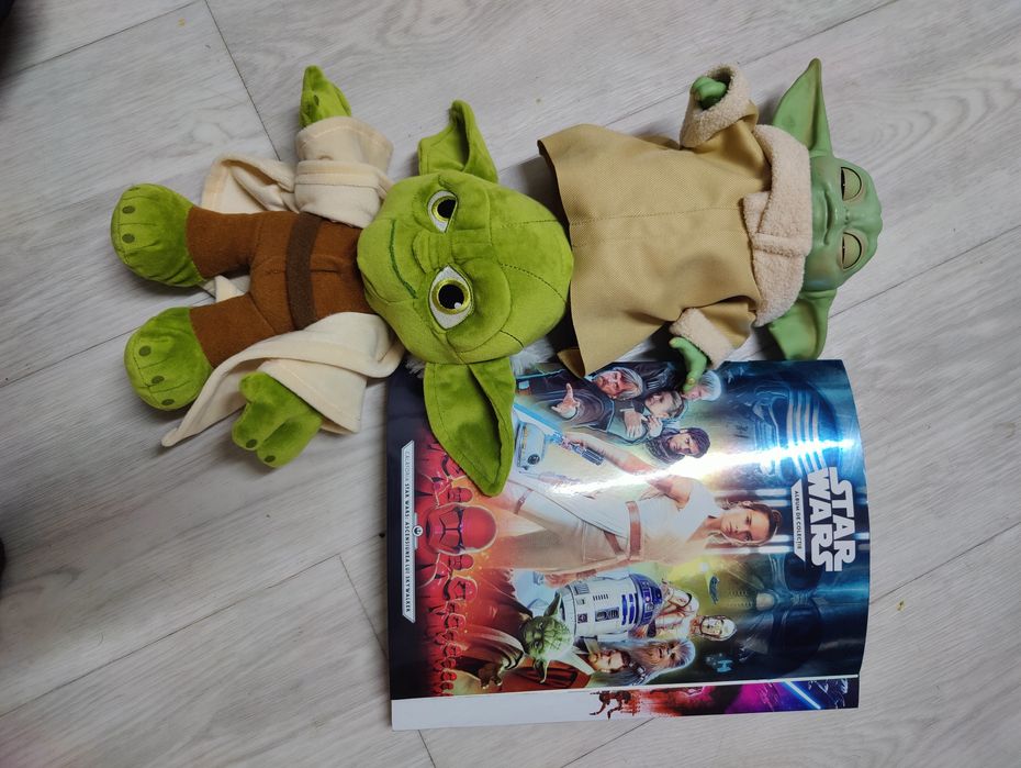 Baby Yoda și Maestrul Yoda din Star wars.