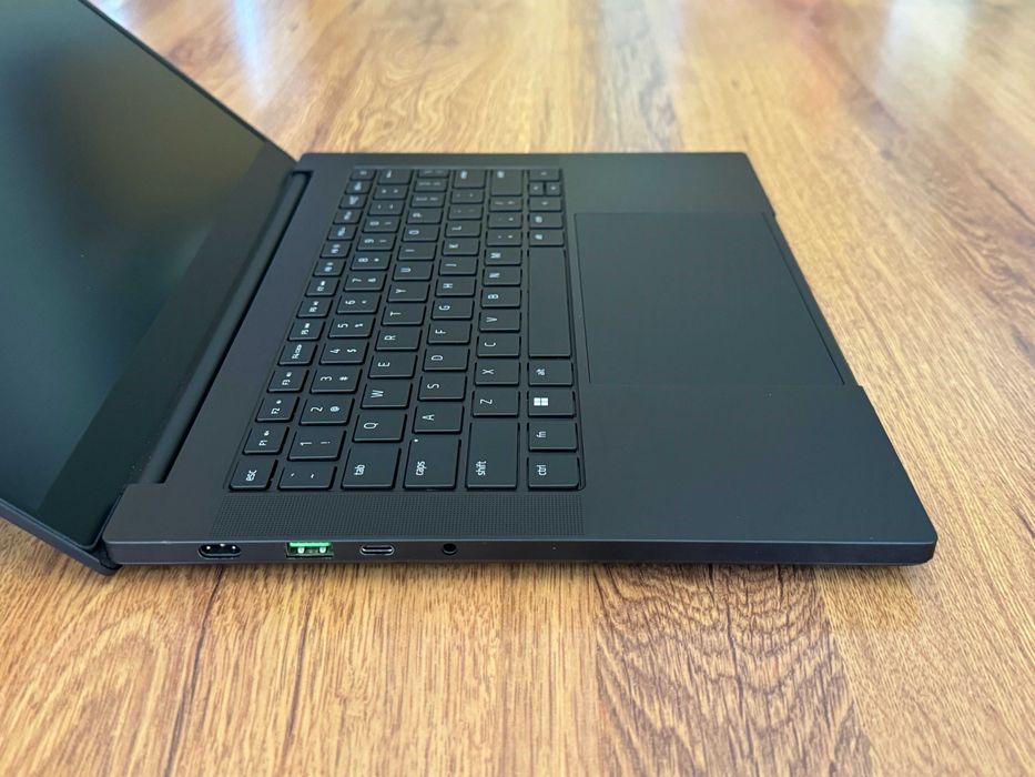 14' 2.5K 165Hz Ryzen 9 5900HX Razer Blade Advanced 16GB DDR4/512GB NVMe/Nvidia RTX 3080 8GB/Бат. 6ч.