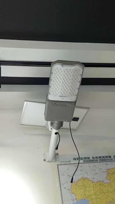 LED прожектор с солнечной панелью