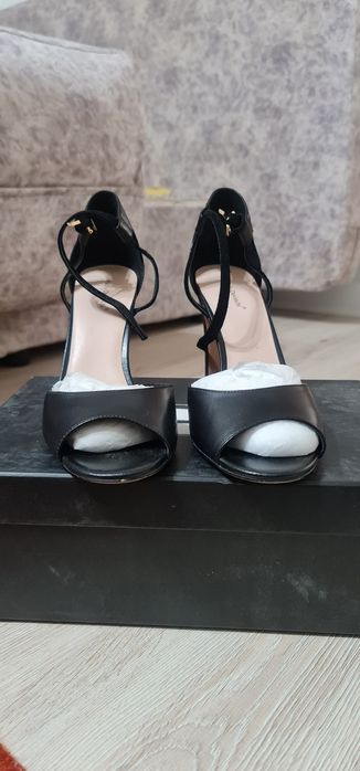 Босоножки в отличном состоянии