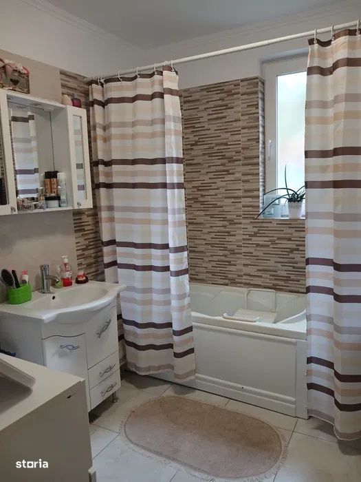 Apartament cu 2 camere, 42 mp, parcare, zona Terra