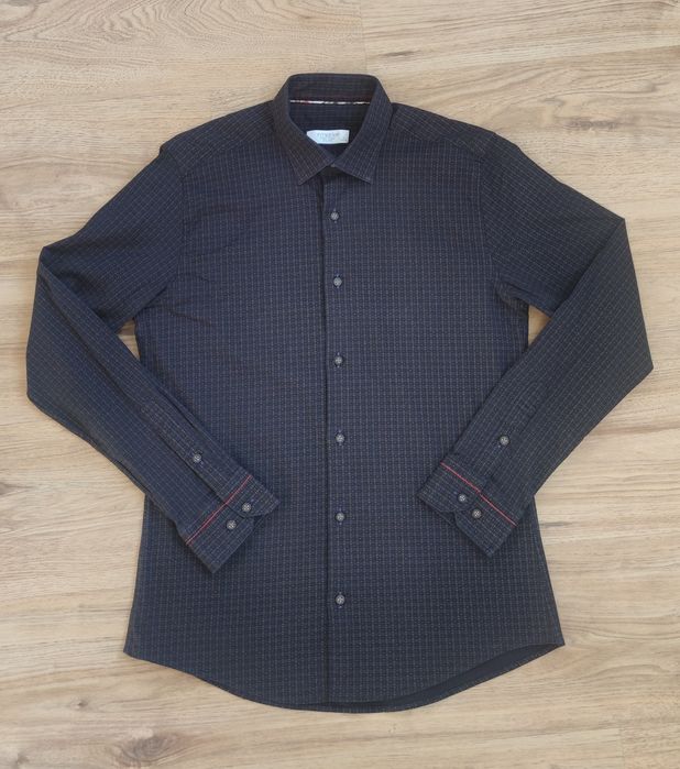 Официална мъжка риза