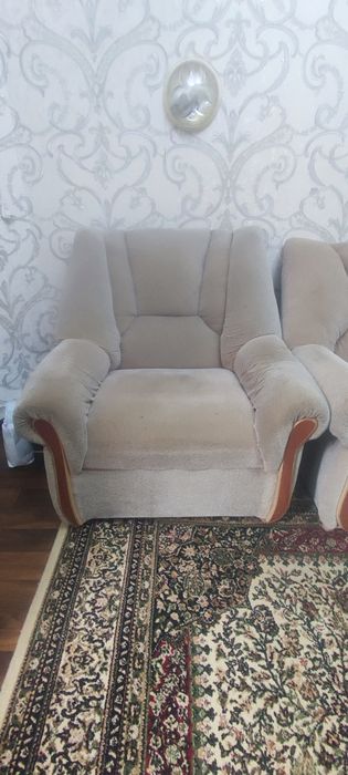 Диван Кресло Лар сотилади холати яхши