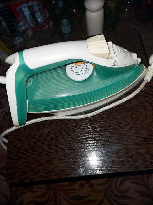 Продам утюг tefal