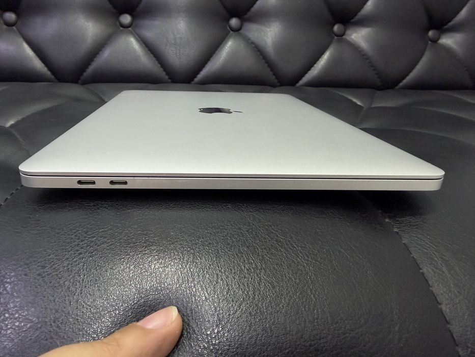 Apple MacBook Pro M1 2020 года в идеальном состояние