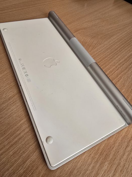 Tastaura Apple A1314
Perfect functionala
Functioneaza cu 2 baterii AA