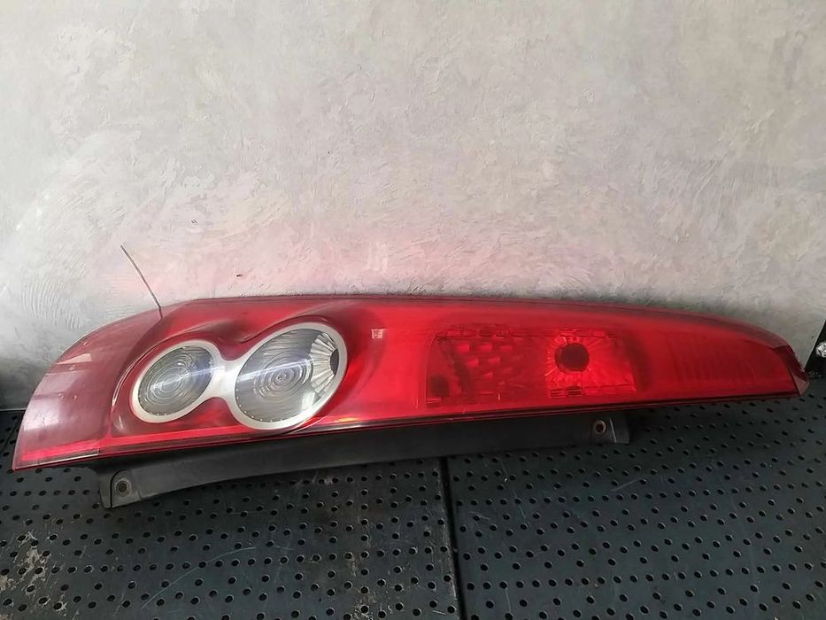 Stop tripla lampa stanga ford fiesta 5 jh jd facelift 6s6113405a