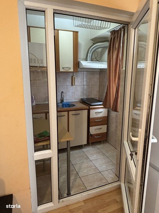 Garsonieră în bloc de garsoniere