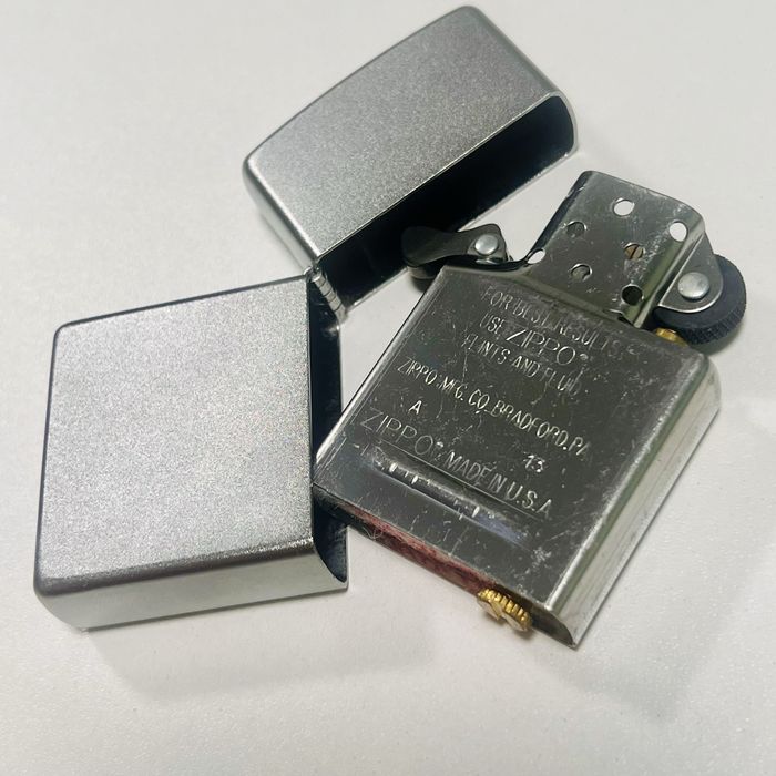 Оригинална запалка Zippo – Brushed Chrome, Made in USA