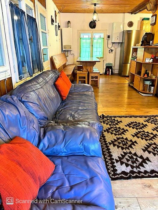 Casa de vacanta cu 20 ari teren langa telescaun