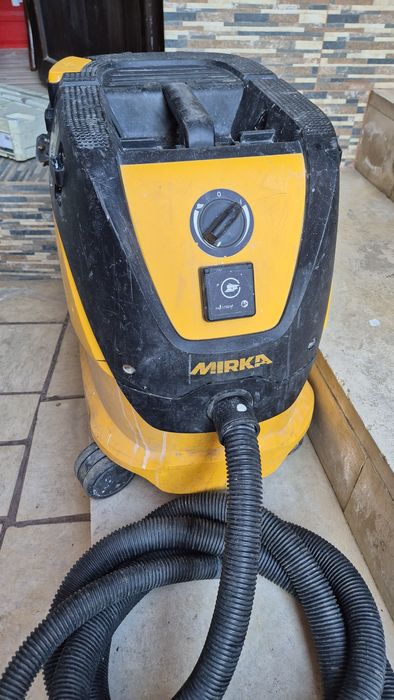Прахосмукачка Mirka DE 1230 L