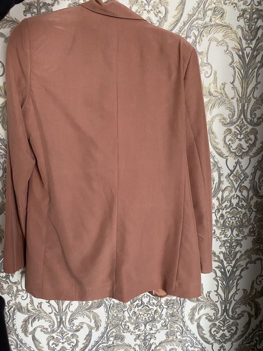 Продаю брючный костюм