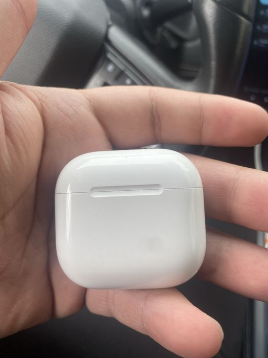 Продаю airpods 4