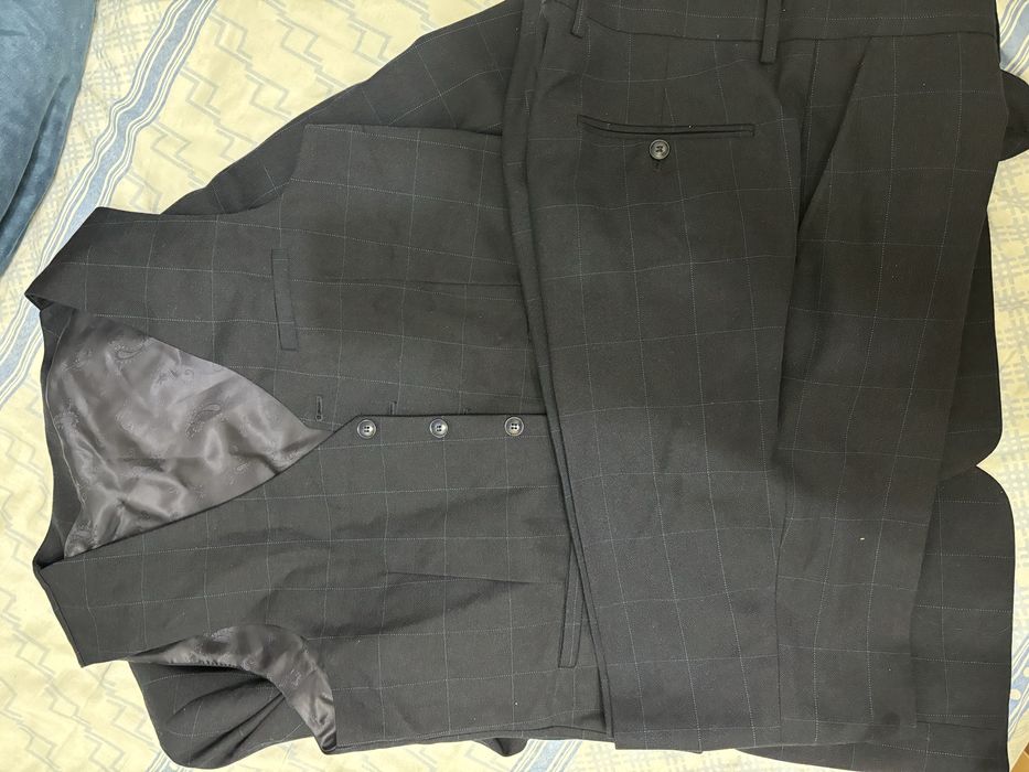 Продам классический костюм