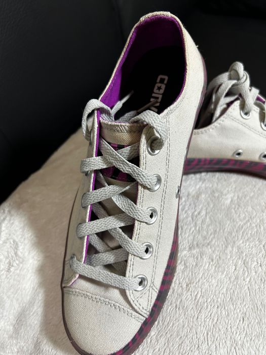 Converse animal print