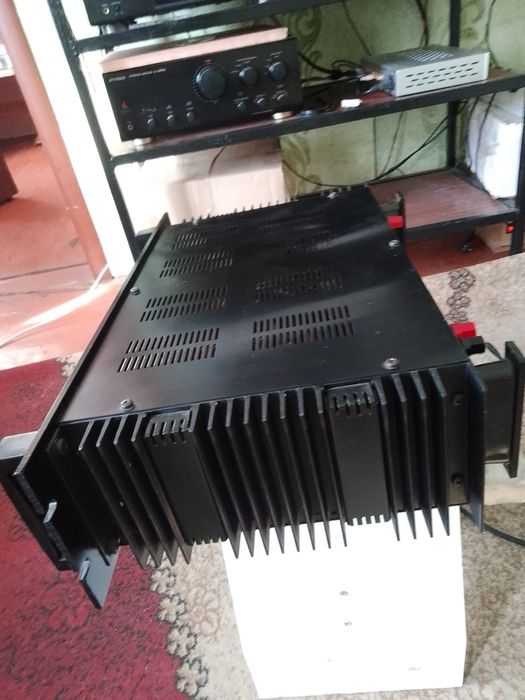 Усилитель Ямаха PC1002 .