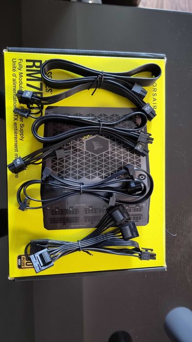 Cabluri modulare sursa PCIe, CPU, ATX, SATA 3, SATA 2, noi