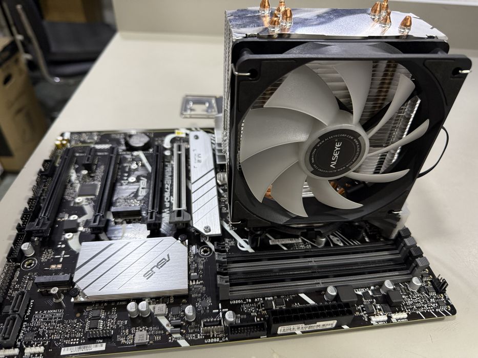 Продаю комплект комплектующих для ПК — Intel + ASUS Z790 + кулер