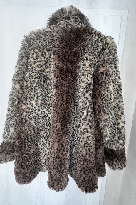 Дамско палто пелерина