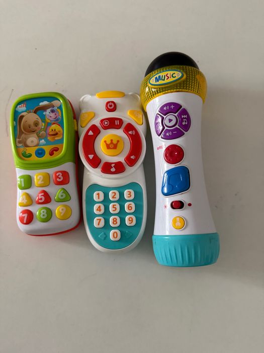 Telefon + telecomandă + microfon