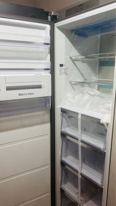 Холодильник с морозилкой Samsung Bespoke