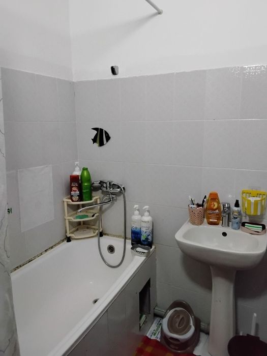 Чирчик шахар 
Пед институт 7 етажкада 
#2-хона 4-этаж 
Квартира сир