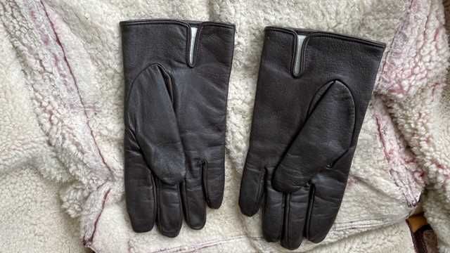 Cojoc cu blana artificiala, cu gluga si manusi din piele