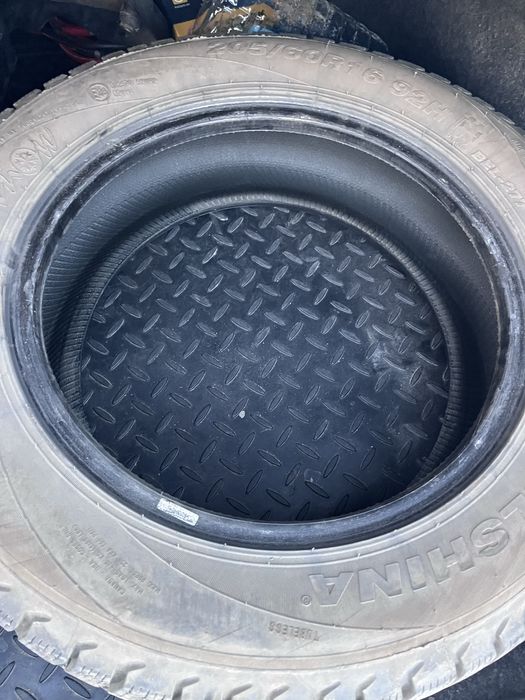 Шины 205/65/16.
