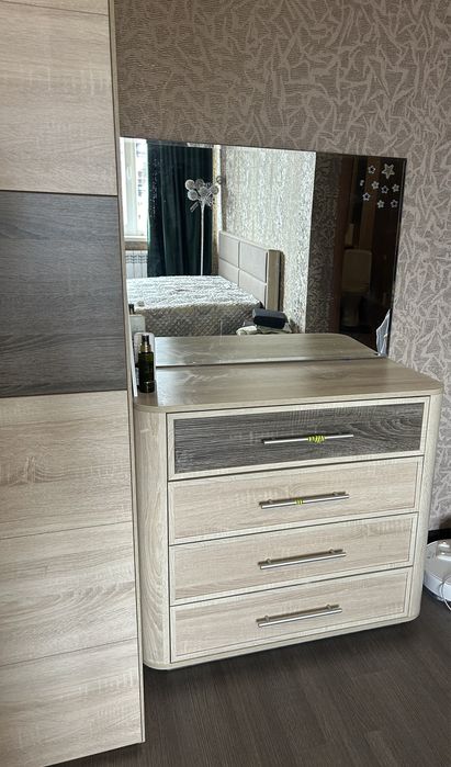 Продается срочно спальный гарнитур