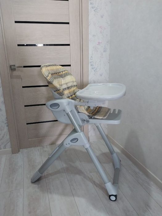 Детский стульчик для кормления Joie
