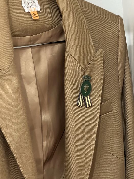 Продам пиджаки и плащи